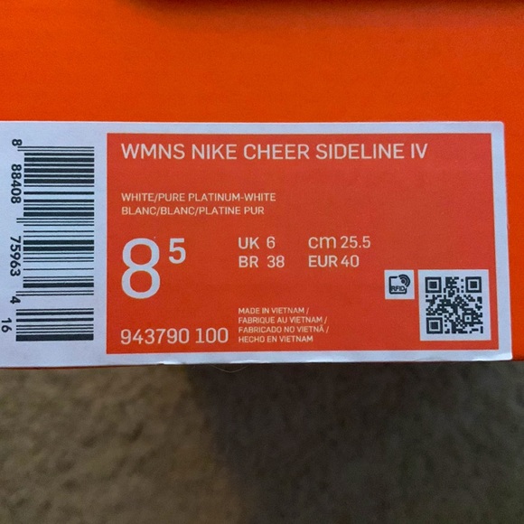 Cheer shoes for sideline cheer ages 12-17 - Picture 2 of 2